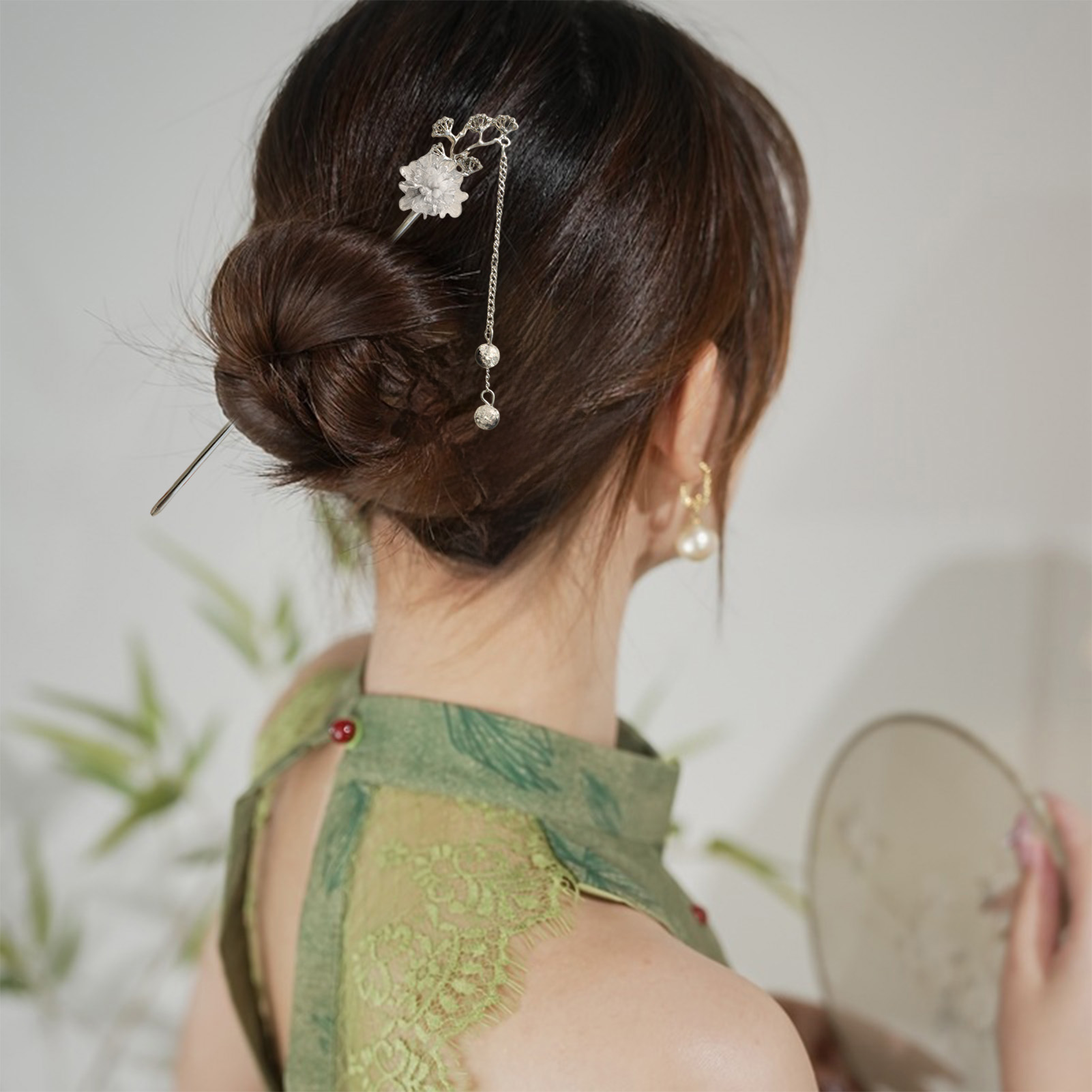 Elegante bloem haarstokjes vor - Hair Bundles recensie en prijs