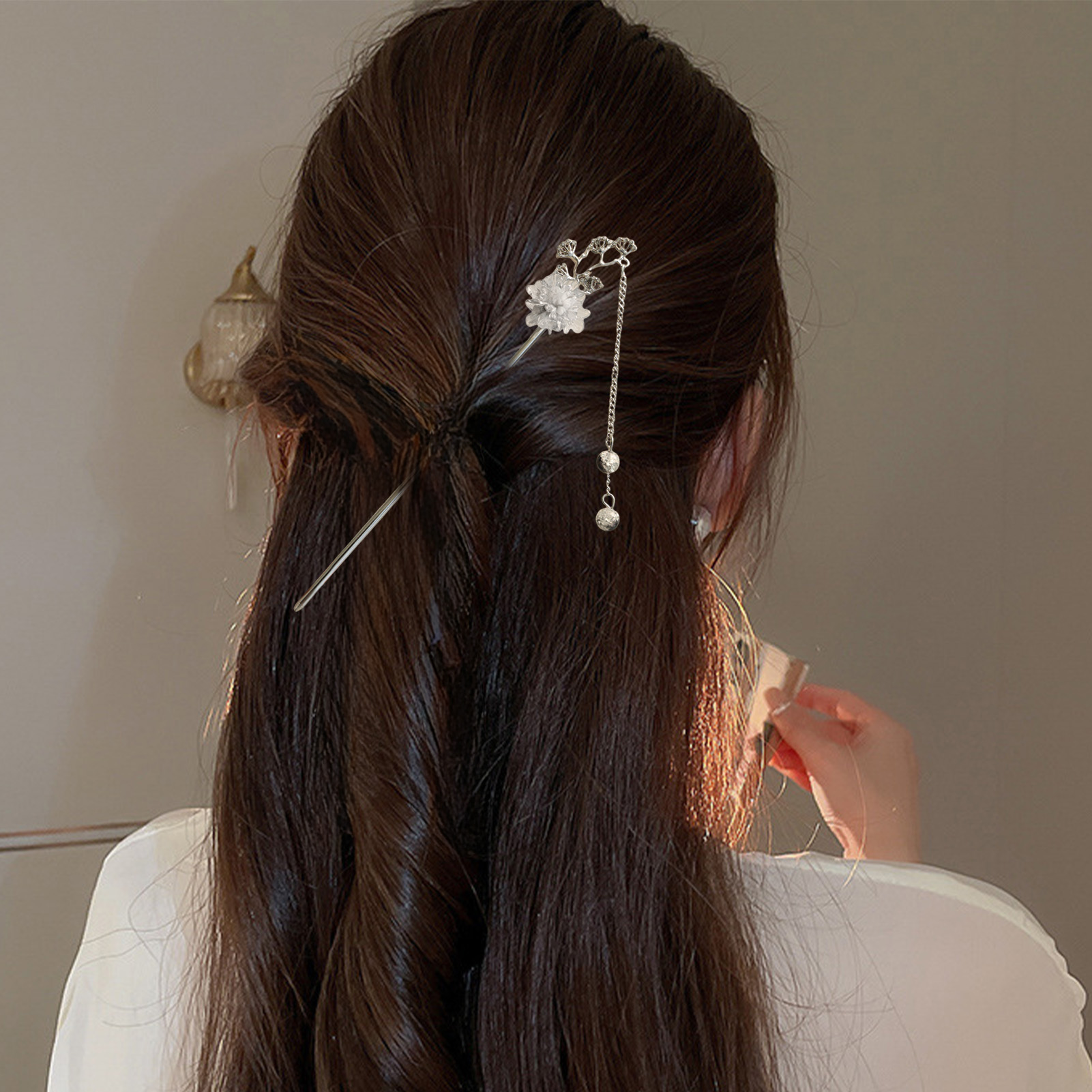 Elegante bloem haarstokjes vor - Hair Bundles recensie en prijs